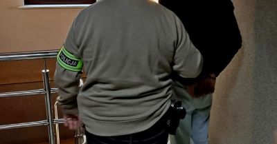 Policjanci zatrzymali 48-latka poszukiwanego listem gończym