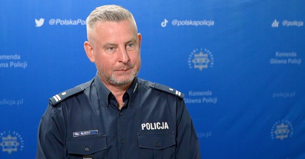 Coraz więcej dzieci i młodzieży korzysta z kasków podczas jazdy rowerem i hulajnogą elektryczną – wynika z pierwszych obserwacji Policji po wejściu w życie nowych przepisów w czerwcu. Obowiązek używania kasków przez osoby do 16. roku życia ma zwiększyć bezpieczeństwo najmłodszych. PZU przekazało policjantom w całym kraju 3,6 tys. kasków, które są rozdawane dzieciom podczas kontroli i spotkań profilaktycznych.